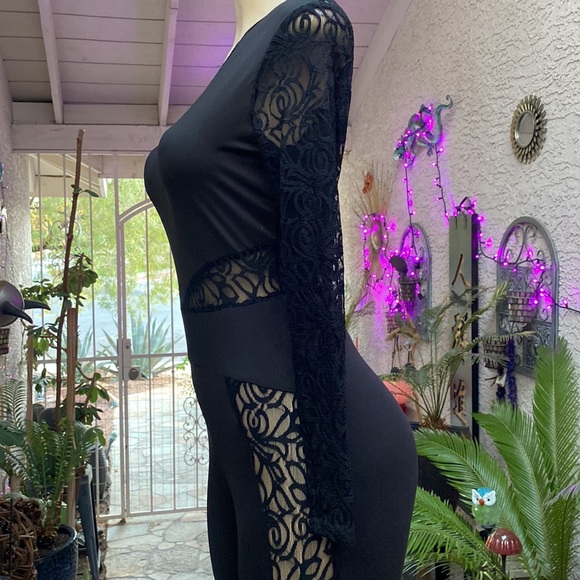 🖤🖤BLACK CAT SUIT W/LACE SLEEVES🖤🖤 - Picture 3 of 8